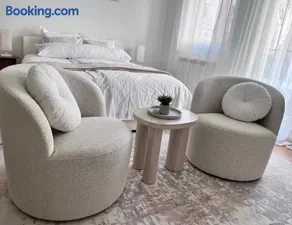 Primavera Apartment - Image 1
