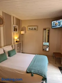 Le Royal Hôtel - Image 1