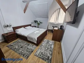 La Opt Apartments - Image 3