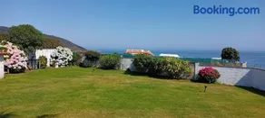 CASA EN PLAYA DE RAZO CON JARDIN Y VISTAS AL MAR - Image 2