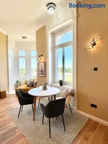 18ppl Central Unique Danube & Parliament View, AC, 7BR 6BA - Image 3