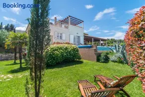 Luxury Seafront Villa Mediterranean on Brač with pool - Image 5
