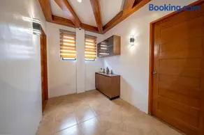 RedDoorz @ Alquiza Residences Paranaque - Image 2