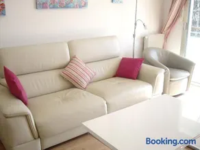 Appartement moderne à Antibes - 50 m² - Vue sur jardin - Image 1