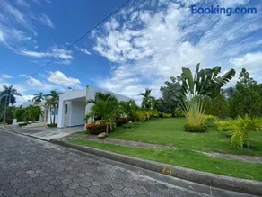Casa Piscina Girardot Condominio Campestre - Image 2