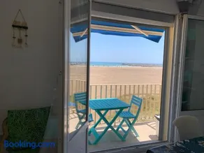 Les Corsaires direct plage près du port - Image 4