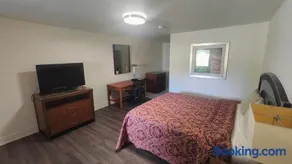 Mount Airy Motel - Image 1