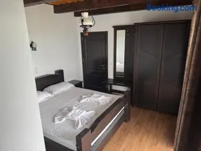 Casa din Barsana - Image 3
