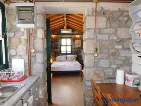 Stone cottage for couple - Image 4