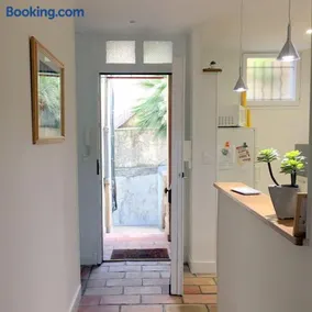 Nice Grand appartement face jardin - Image 4