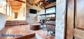 Maison charmante au cœur de Puy-l'Évêque avec piscine partagée - Image 1