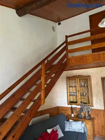 Agradable casa con chimenea interior - Image 1