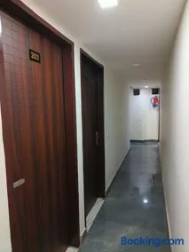 Hotel Tokyo - Image 3