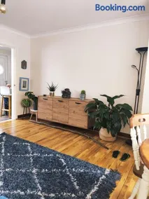 Bedroom in quiet neighborhood - Image 4
