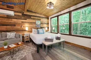 Tiny Tarheel Cozy Retreat Near UNC-Tiny House - Image 1