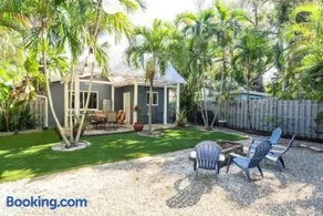 Peacock Villa 2 by Dream Vacation - Image 1