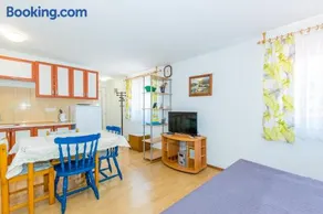 Cozy apartments Emina near the sea - Image 3
