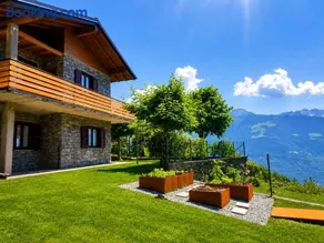 SkyWood Chalet, Panoramic Mountain and Lake Views - Image 3