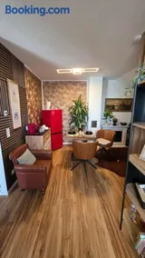 Golden Leaf Apartment with Parking - Image 2