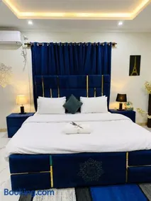 CLASSiC 2 BEDROOM APARTMENT WIFI,AC, NETFLIX,IRON-ISLAMABAD - Image 3