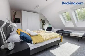 Coast Apartment Close to the Beach with Parking & Balcony by Noclegi Renters - Image 3