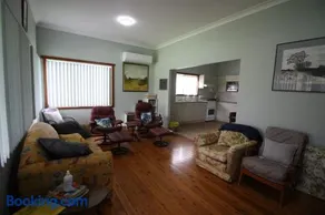 Cherry Street Cottage - Image 4