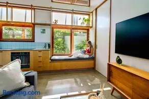 Serene Escape in Moffat Beach - Image 4