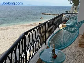Fronte Mare Suite - Sea Front Luxury Suite With Private Beach Patio - Image 1