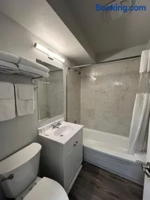 Dalewood Inn - Image 4