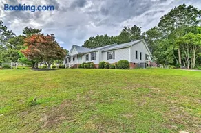 1 Mi to Cape Fear River: Pet-Friendly Retreat - Image 1