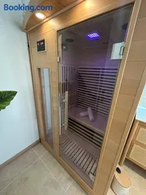Suite Bali et sauna privé - vidéo projecteur - escapade romantique-centre - Image 2