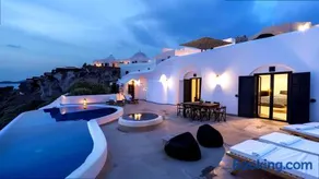 Monsora guesthouse for 10 guests in Fira - Image 1