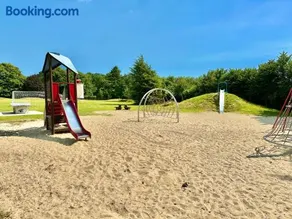 272 Wilksworth Caravan Park - Two Bedroom - Pool Access - Image 4