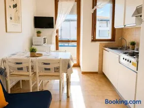 Family chill apartment with swimming pool - Image 1