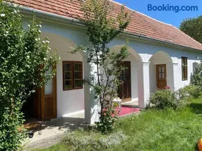 Charmantes Arkadenhaus mit großem Garten - Image 2