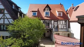 Historischer Pferdestall im Zentrum von Weißenburg mit 2 Parkplätzen, Terrasse und Balkon - Image 1