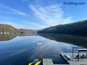 Lakehouse Paradise - Image 4