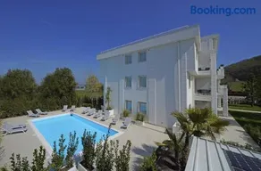 Villa Bianca Luxury Apartments - Image 4