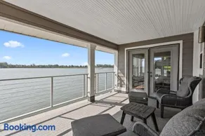 Grand Horizon St Clair Riverfront Oasis - Image 2
