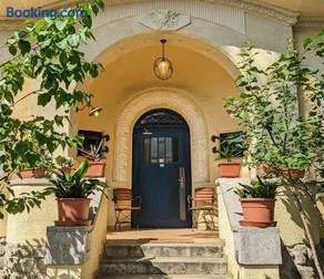 Magyaros-szecessziós Villa - Image 1