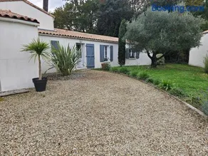 A L'ombre Des Pins - Image 1
