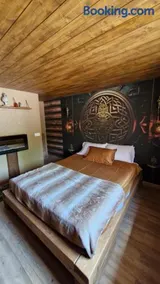 Domaine des trois fées le chalet du Roi - Image 3
