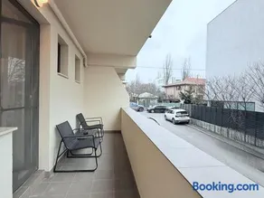 Olive Green I Apartment at Groundfloor with Balcony - Image 4