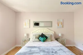 Spacious Lux 3 Bedroom Villa Near Atlanta - Image 3