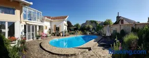 Vintage Luxurious house - Image 2