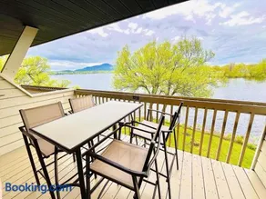 Lumineux condo au bord du lac - Image 3