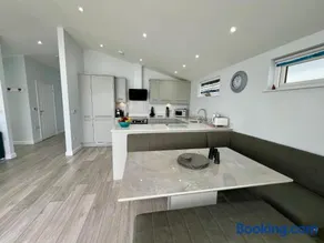 Stunning Seafront Bungalow - 2 Bed - Panoramic Sea Views - Westward Ho! - Image 3