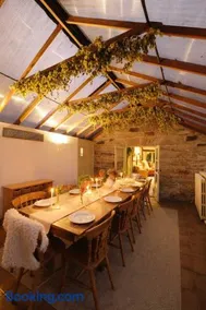 Stunning Oast House Retreat I Sleeps 12 I Countryside Setting - Image 1