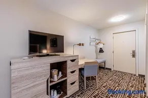 Rivers Edge Motel - Image 3