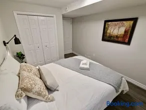 Modern 2 BDR Guest Suite in St Catharines Niagara - Image 2